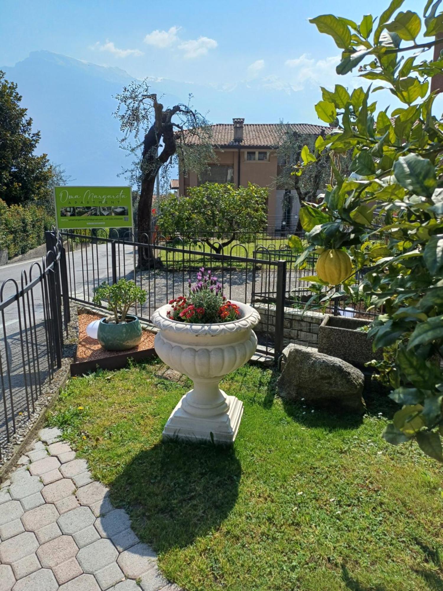 Oma Margareta Apartment Limone sul Garda Exterior photo